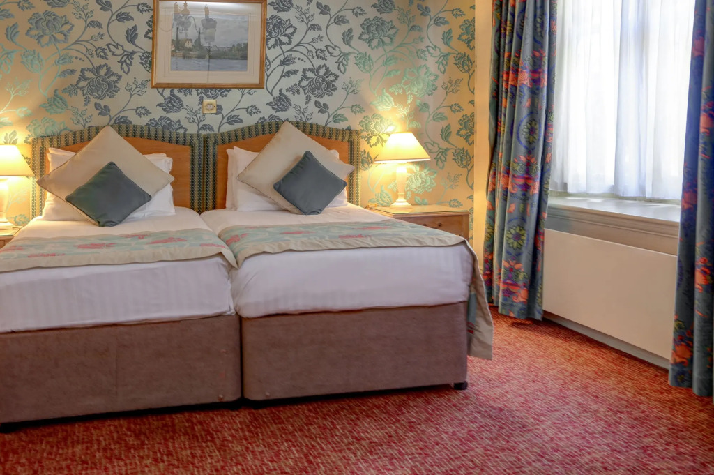Norfolk Royale Hotel