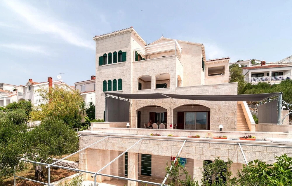 Awesome Apartment in Okrug Donji With 1 Bedrooms and Wifi