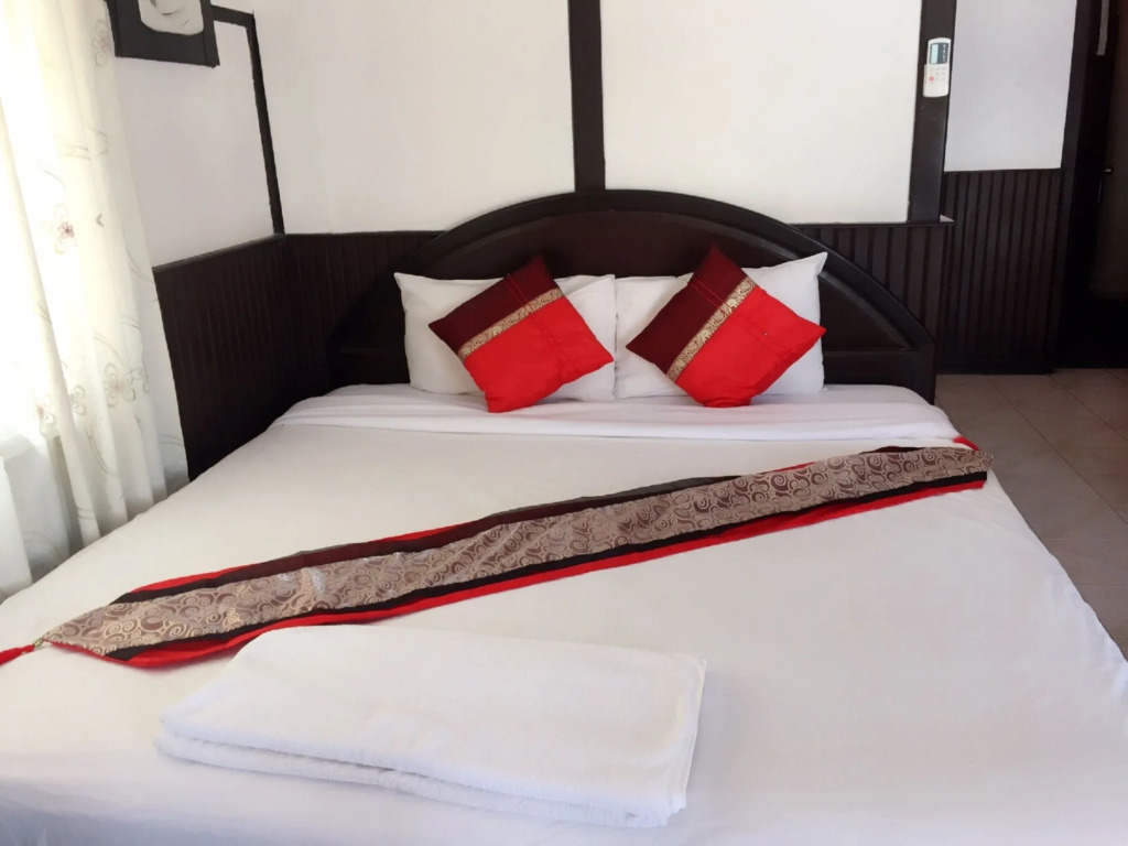 New Lao Paris Hotel