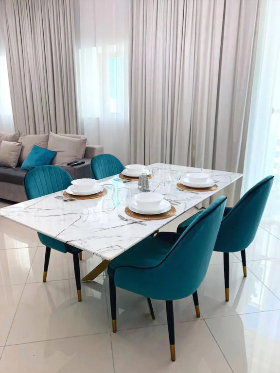 Lux High Rise Marina Apartment