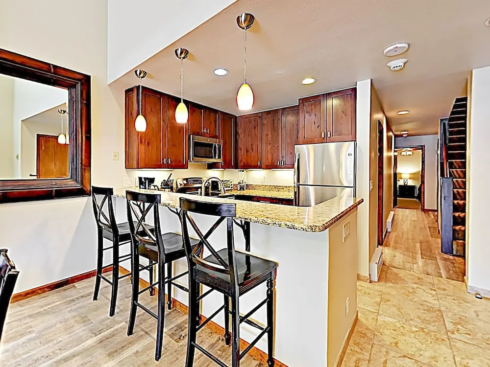 Benchmark #611 - 3 Br Condo