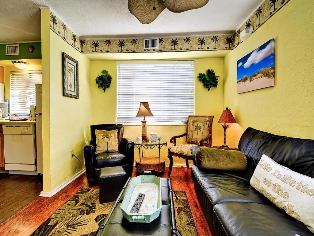 Palm Place 1 - Sabal Palm Beach getaway 624