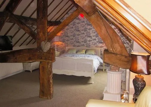 Wollaston Lodge