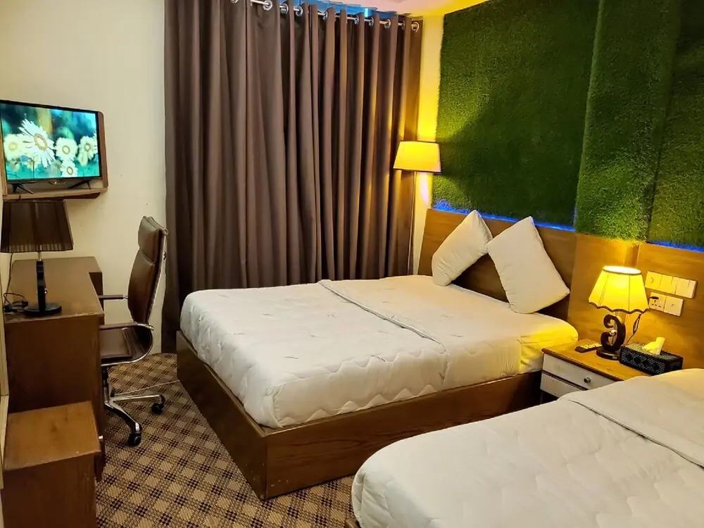 Hotel Holy City BD