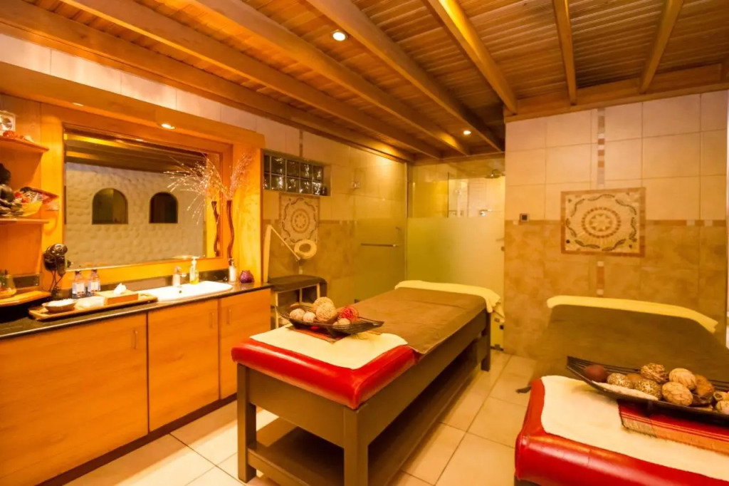 Muthu Silver Springs Hotel
