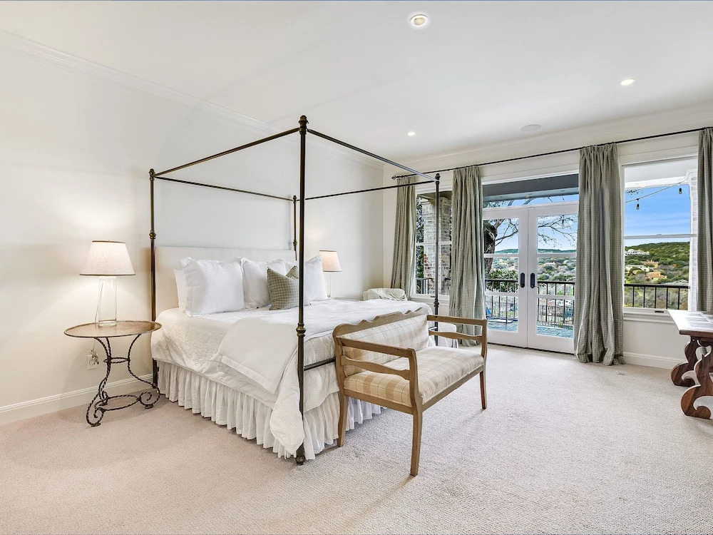The Arrive Vista Estate Above Lake Austin 5 Bedroom Home