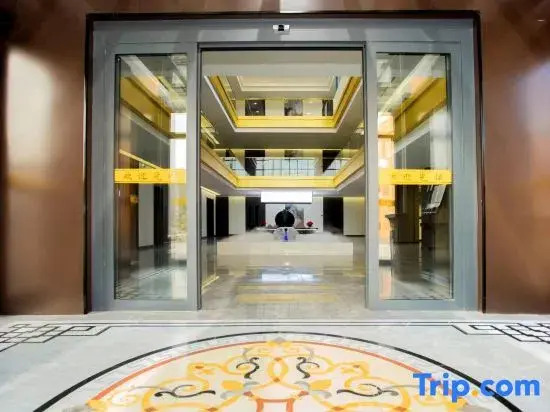 Qingfeng Xiaozhu Hotel