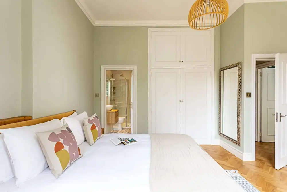 Newly Renovated One Bedroom Kensington Flat
