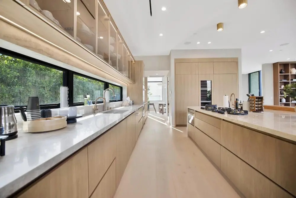 Amestoy Modern: Stunning 4BR Estate With Theater & Gym