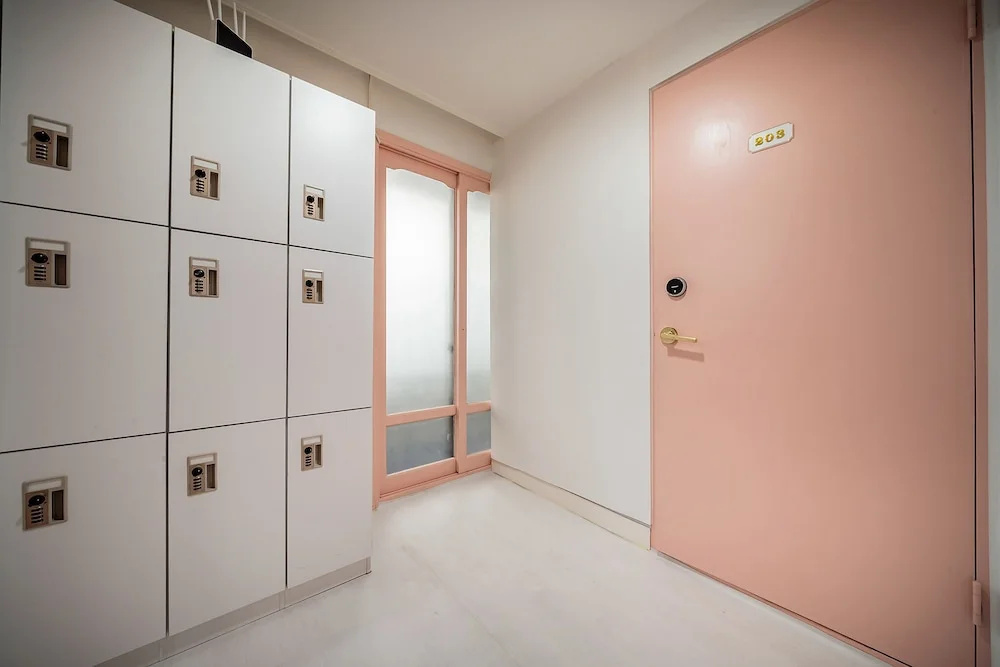 YAB Guesthouse - Female Only