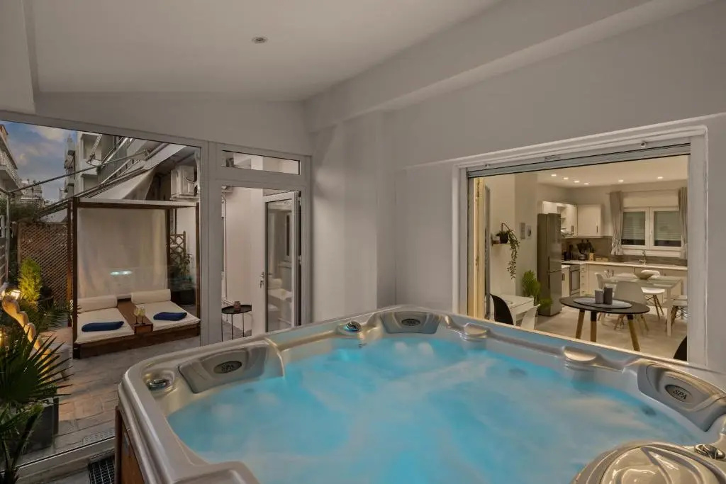 Luxcrib&Spa in Glyfada
