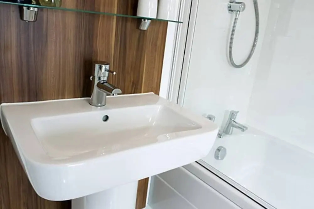 Apartment-sleeps4-balcony-parking-petsok