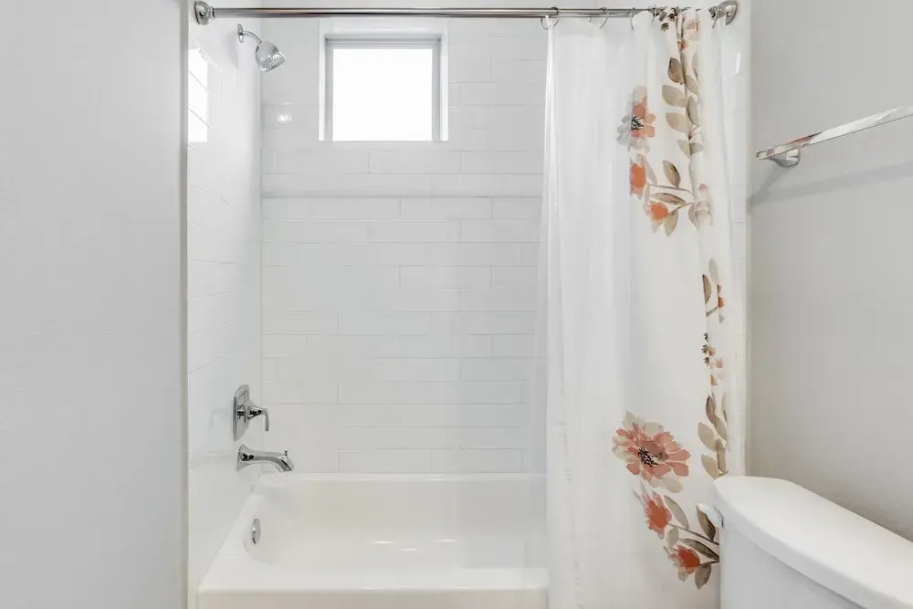 Attractive Midtown House 3br 3.5ba 3 Bedroom Home by RedAwning