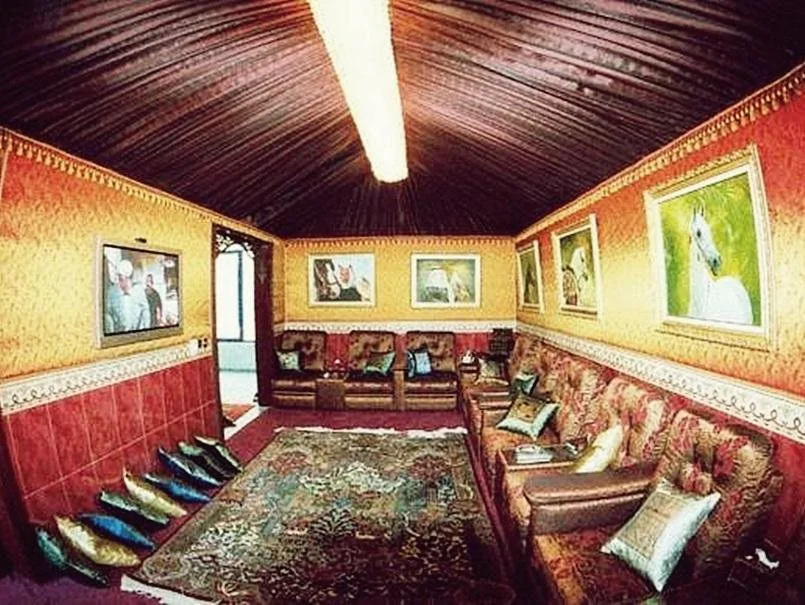 Acacia Hotel & Suites