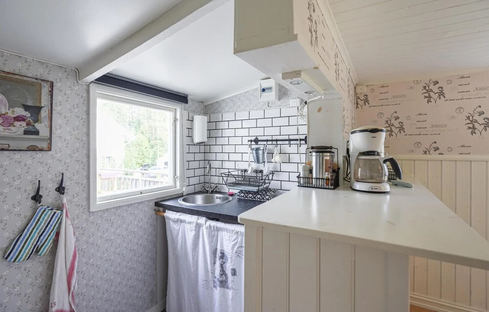 Lovely Home In Strömstad With Wifi