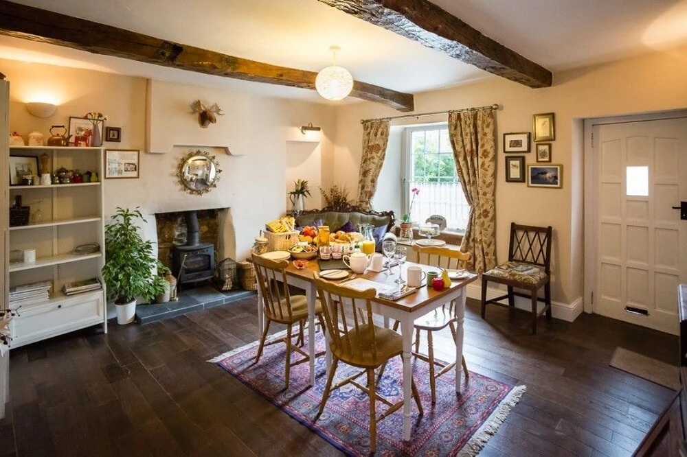 Hutton House Bed and Breakfast