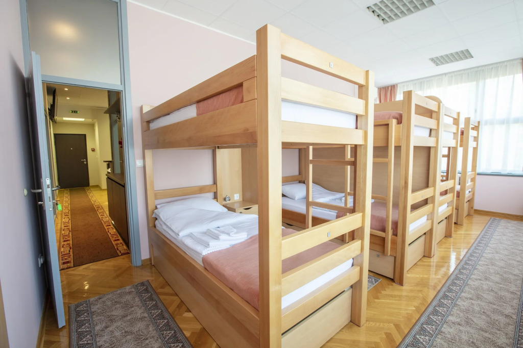 Hostel amd