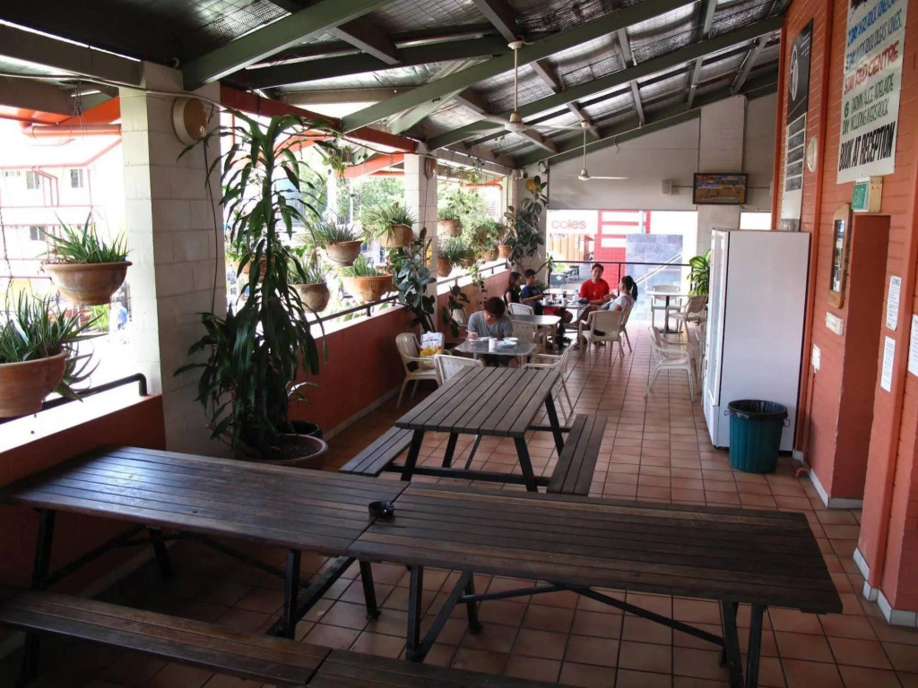 Chillis Backpackers