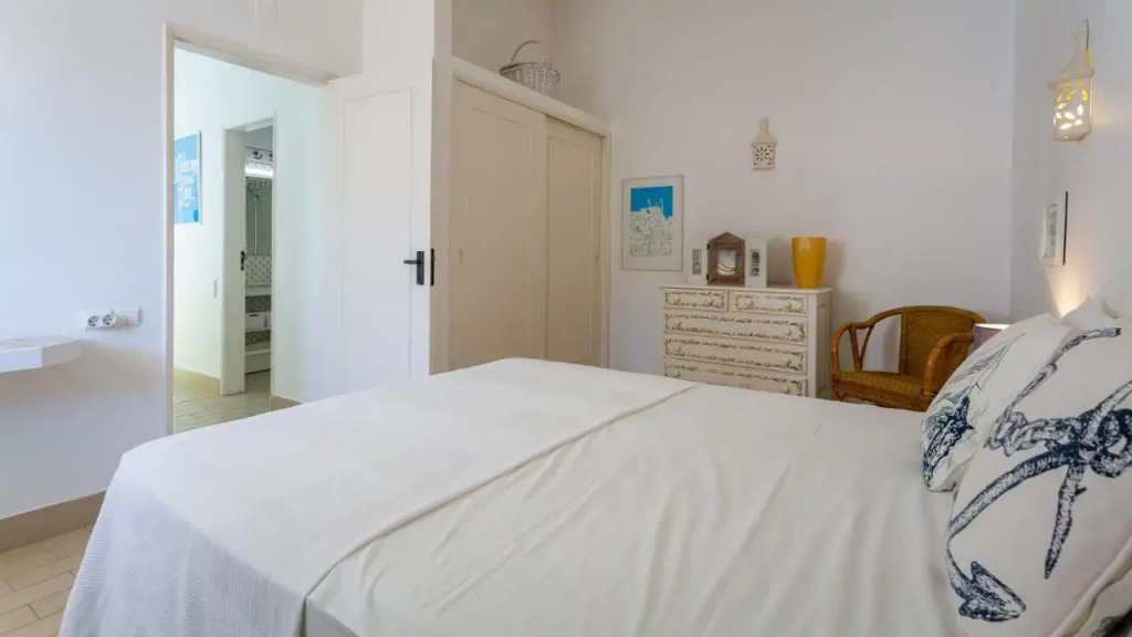 Sea 3BDR House W/ Patio by Lovelystay