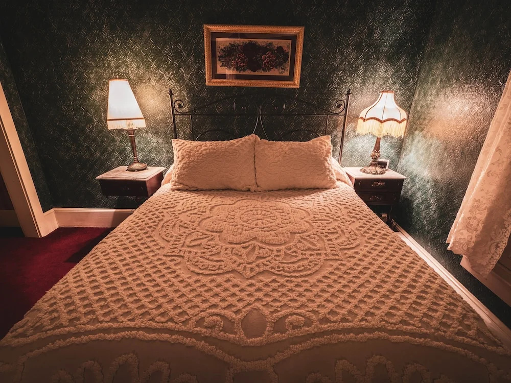 St. Elmo Hotel