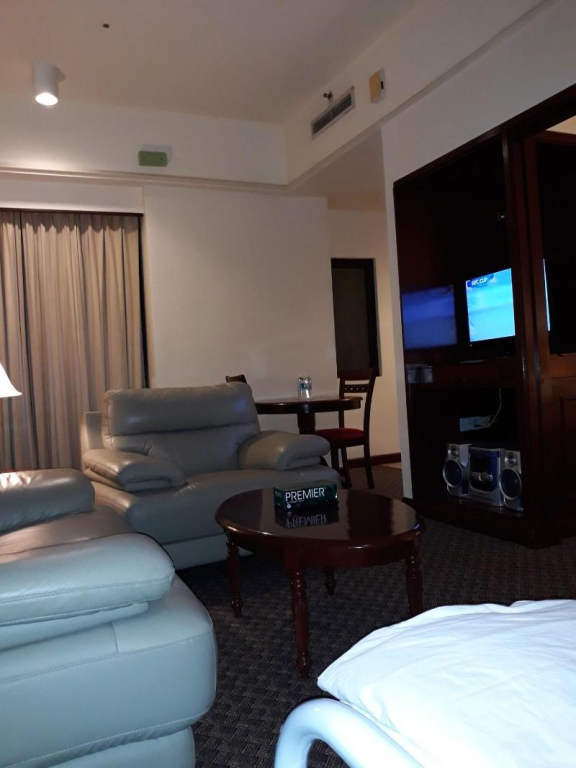 Accurate Service suites times Square kl