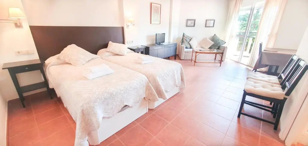 Skol 329 – Spacious Beachfront Studio with Sea Views