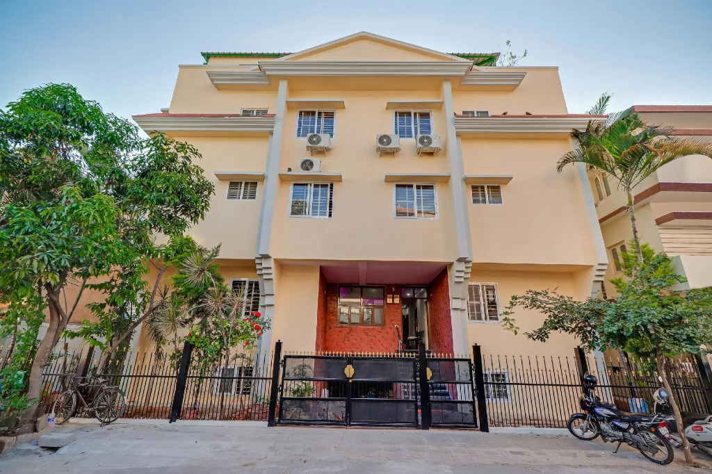 Capital O 49646 Hotel Champion Paradise