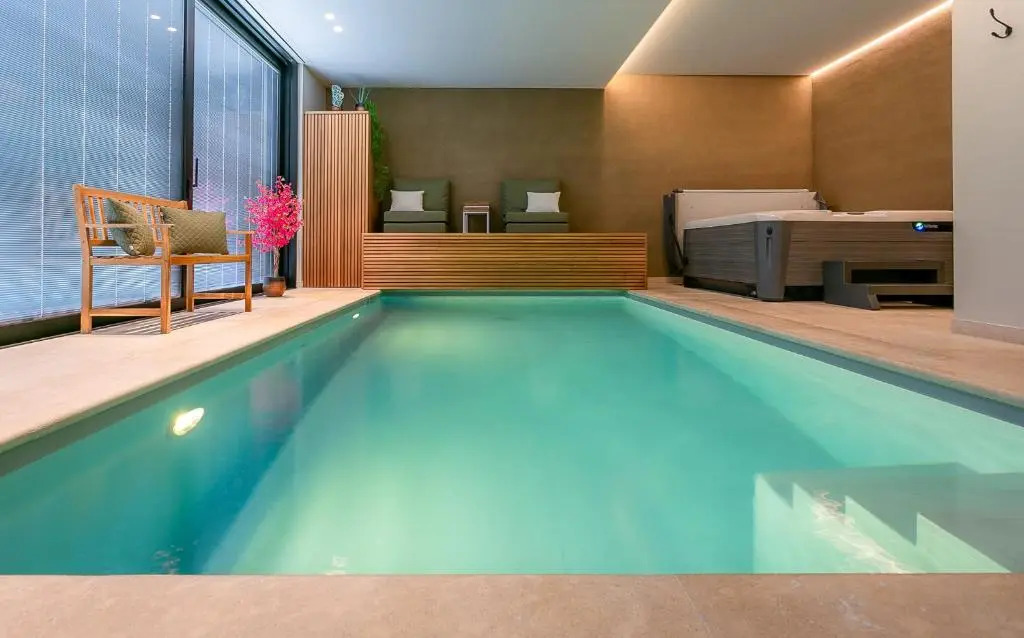 The Newport Lodge included 3h PRIVATE indoor welnes & use e-bikes
