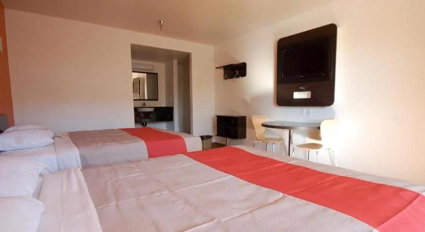 Motel 6 Victorville, CA - Apple Valley
