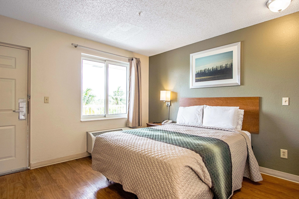 Birch Hill Suites Kansas City - Independence
