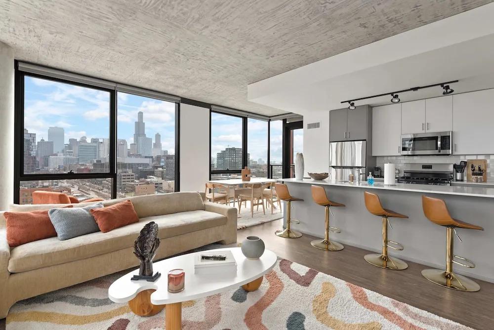 Cloud9 4apt in Building Fultonmkt The Cubist