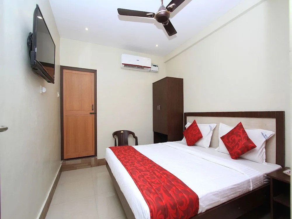 OYO Flagship 16691 Hotel Chakkaravarthi