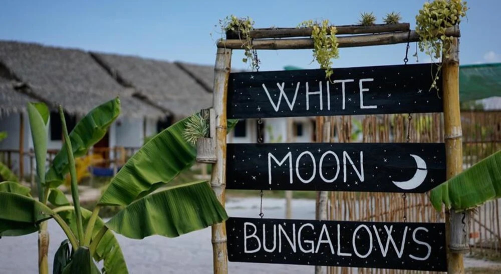 White Moon Bungalows