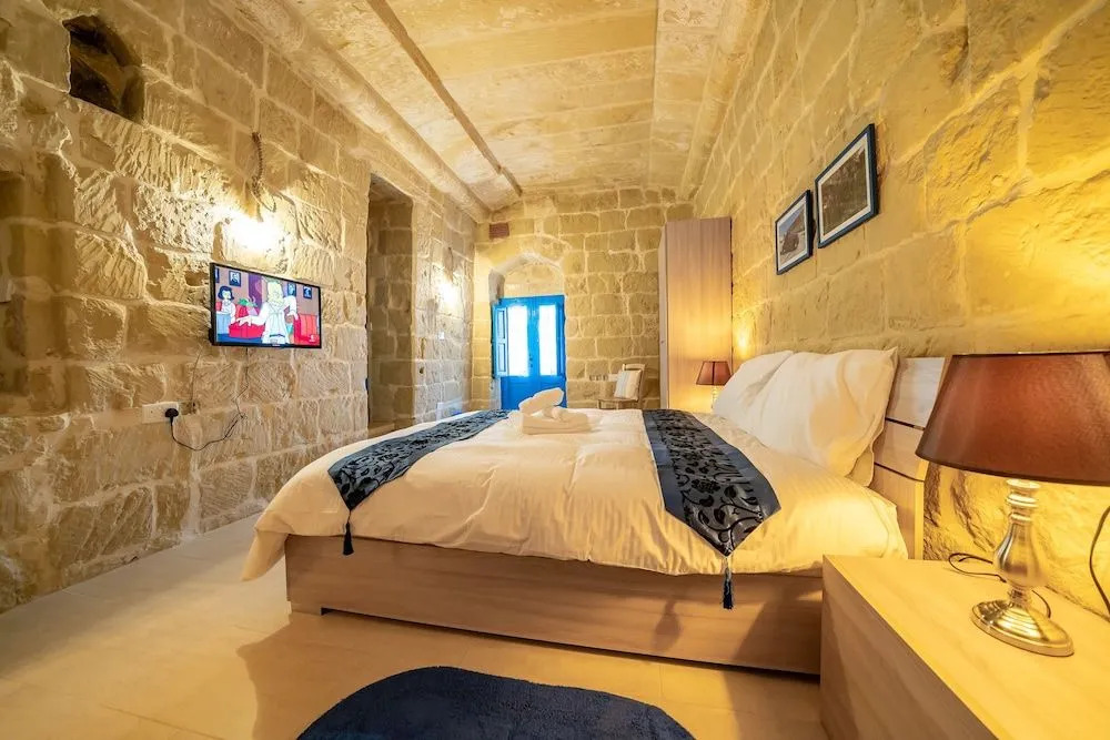 Ta' Pinu B&B