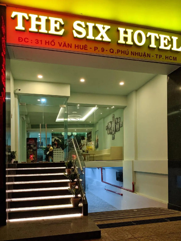 The Six Hotel