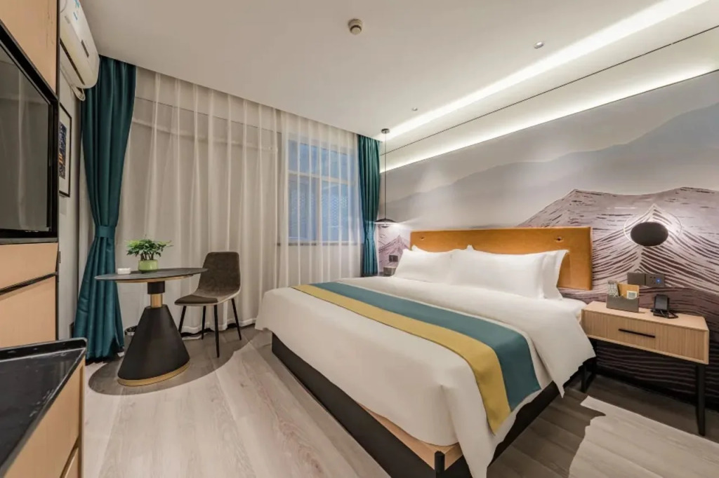 Manju Hotel (Ningbo Tianyi Square Gulou Metro Station Branch)