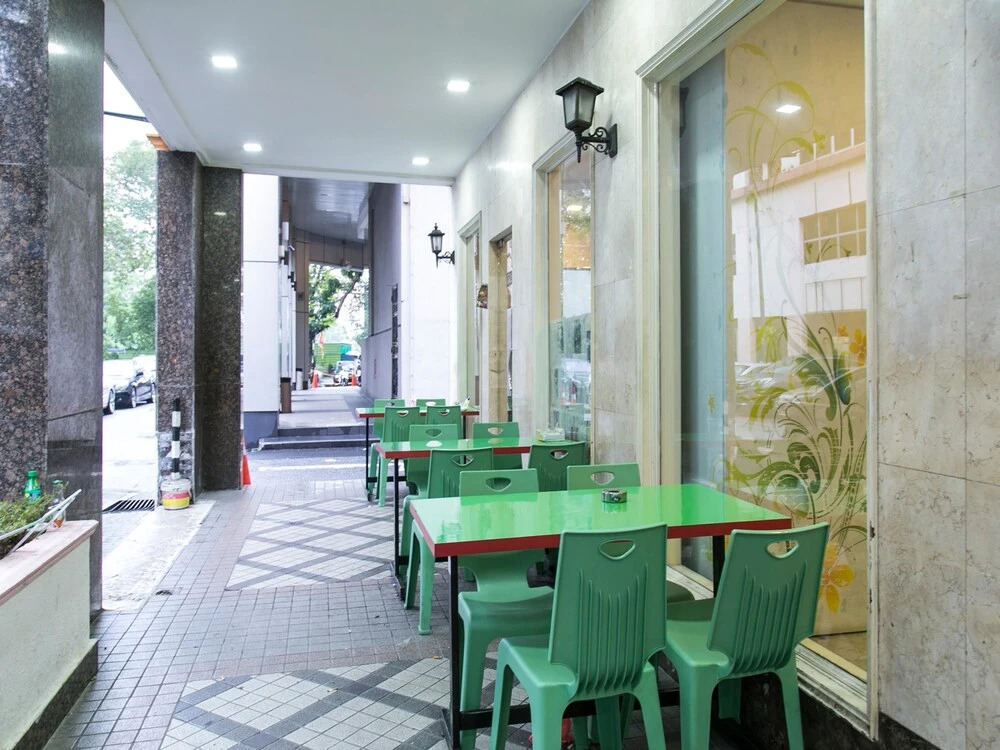 OYO 204 I Biz Hotel