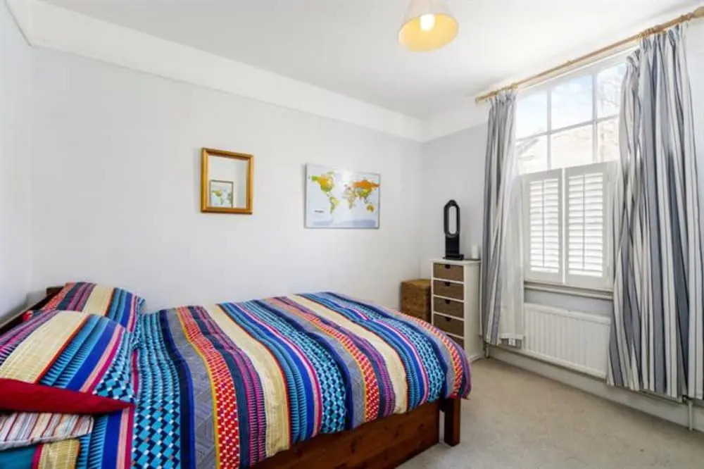 2 Bedroom House With Garden in Battersea