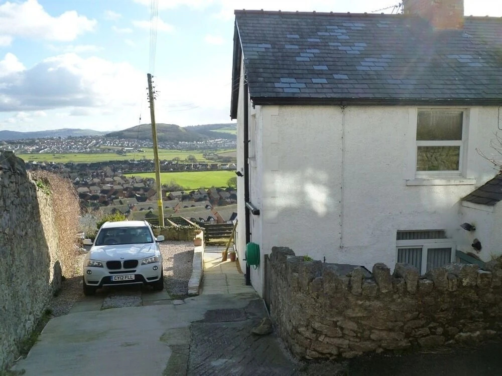 1 Saron Cottages