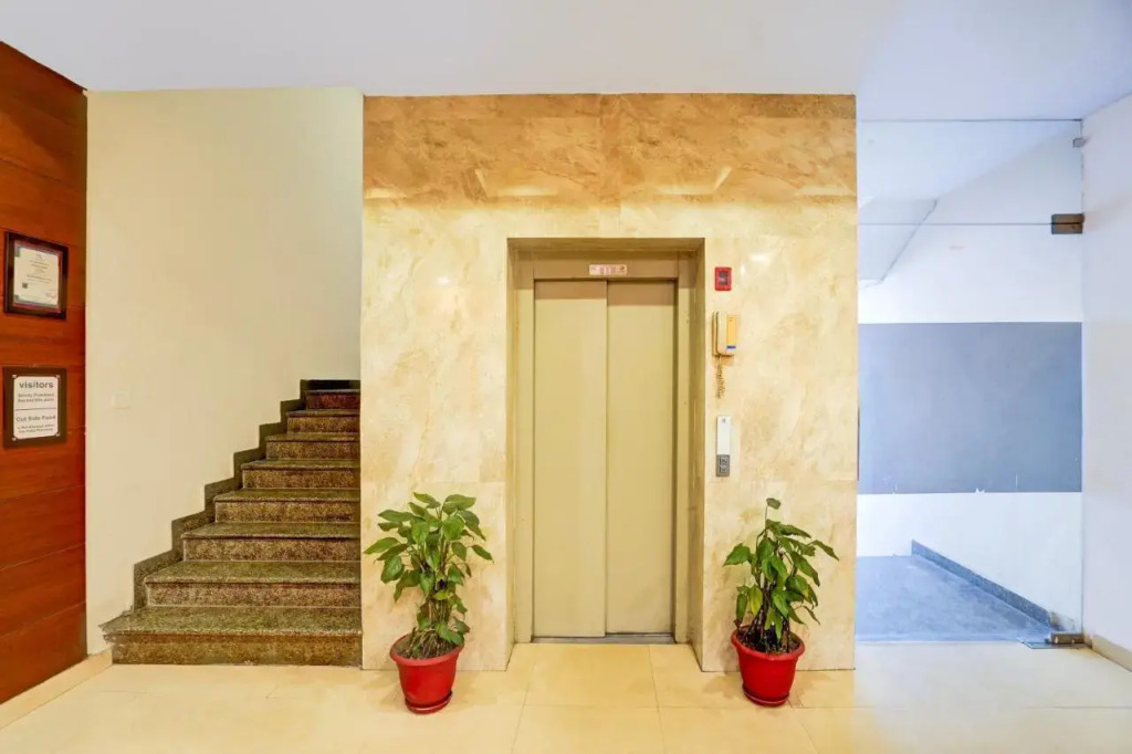 OYO Rooms Railway Station Raja Road 1