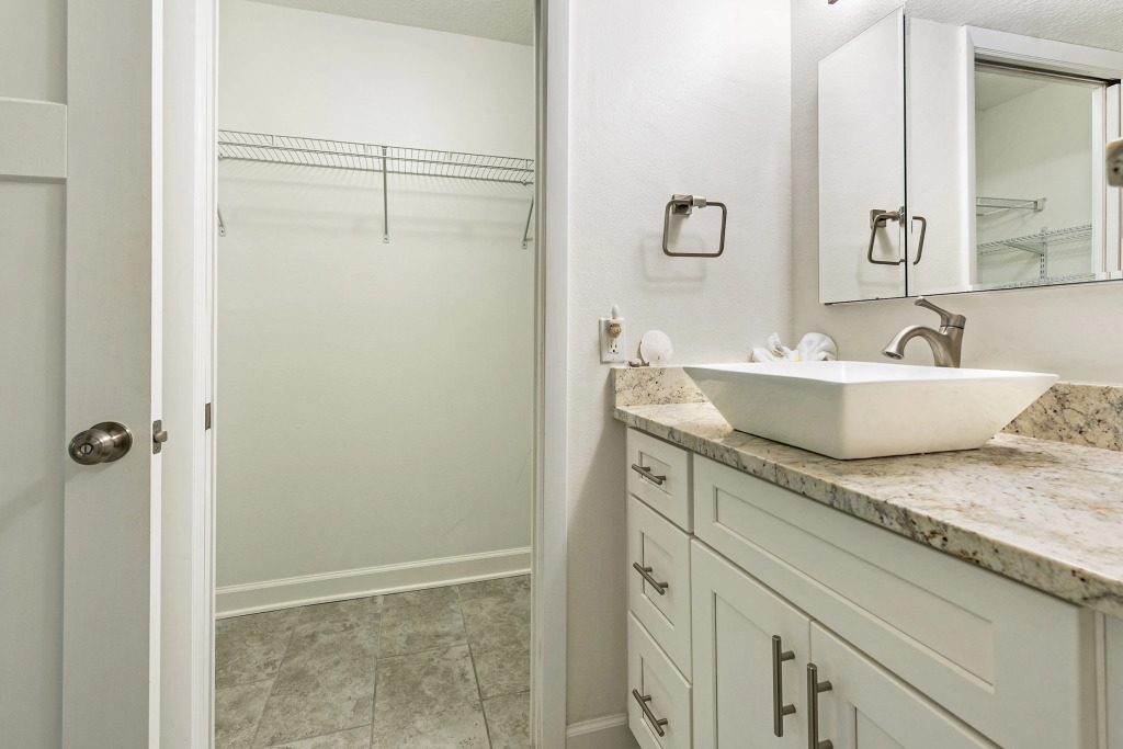 Sun Plaza West Unit 204