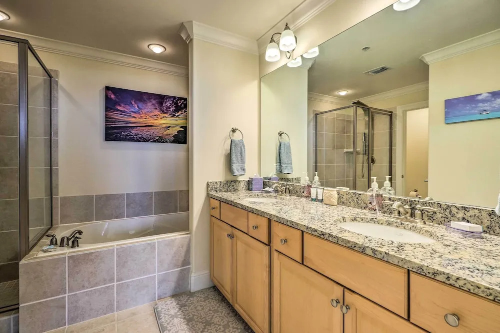 Beachfront Dauphin Island Condo w/ 2 Pools & Sauna