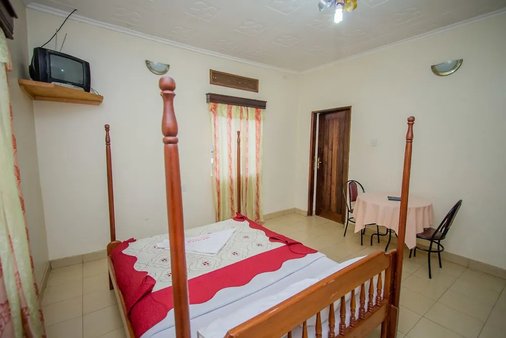 Muhabura Motel