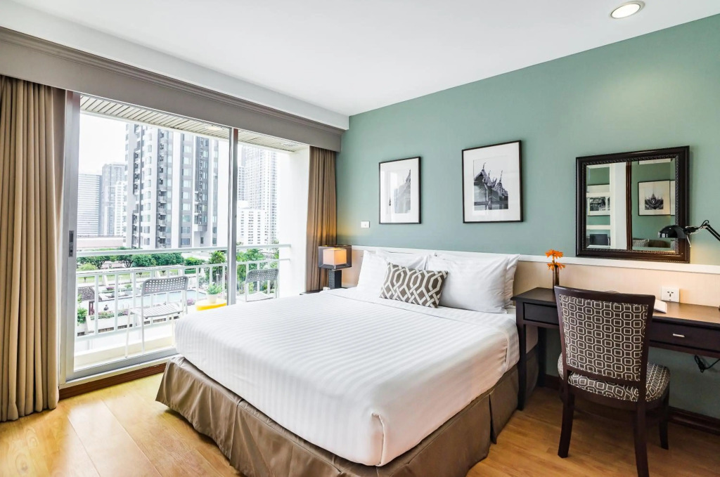 Evergreen Place Siam by UHG