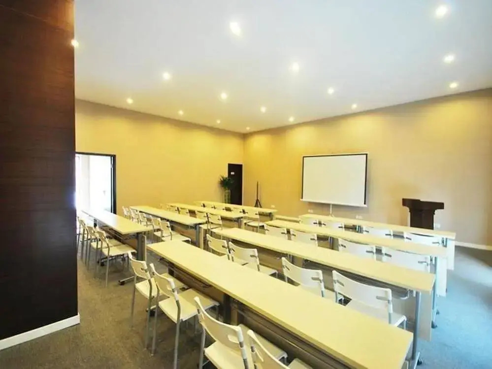 Chengdu Jinyi Hotel