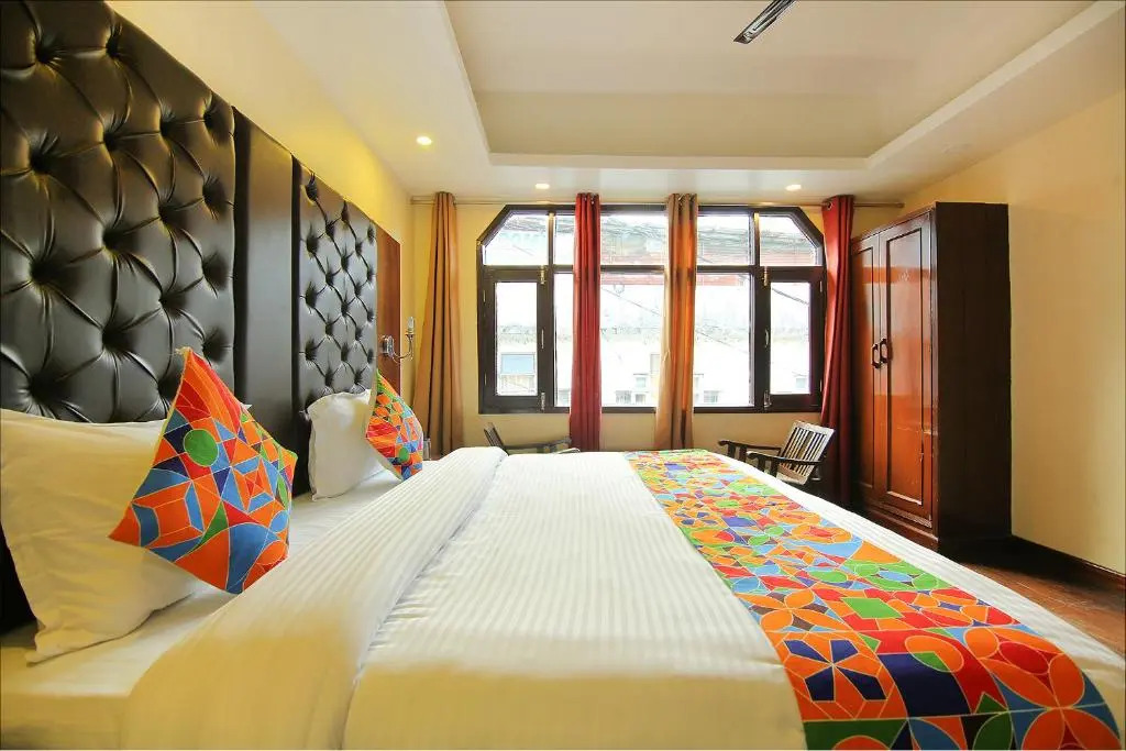 Fabhotel Dwaper