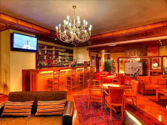 Alpen House Hotel & Suites