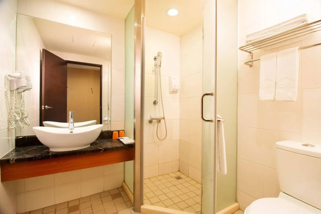 LA HOTEL- Liuhe Fusing