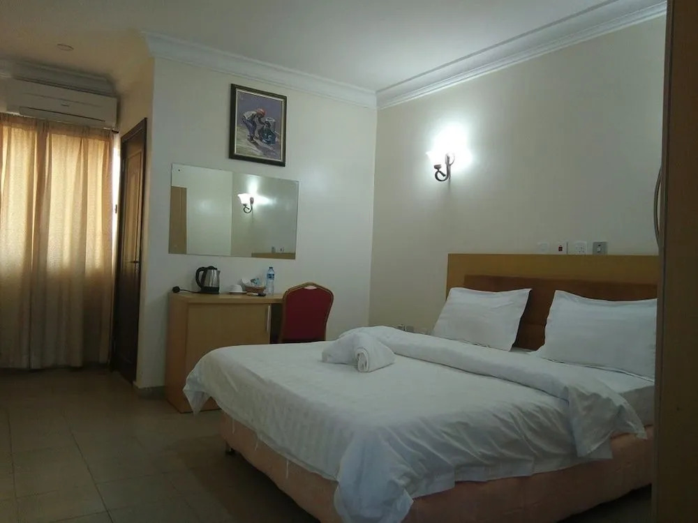 206 Exclusive Hotel