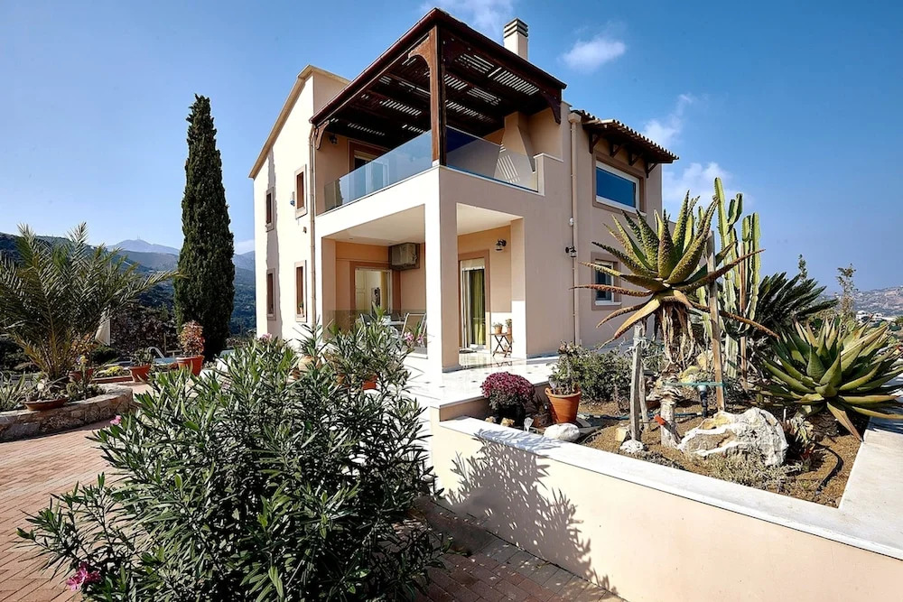 Sunny Dreams Villa With Pool Near Heraklion